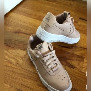 Nike Air Force 1 Pixel